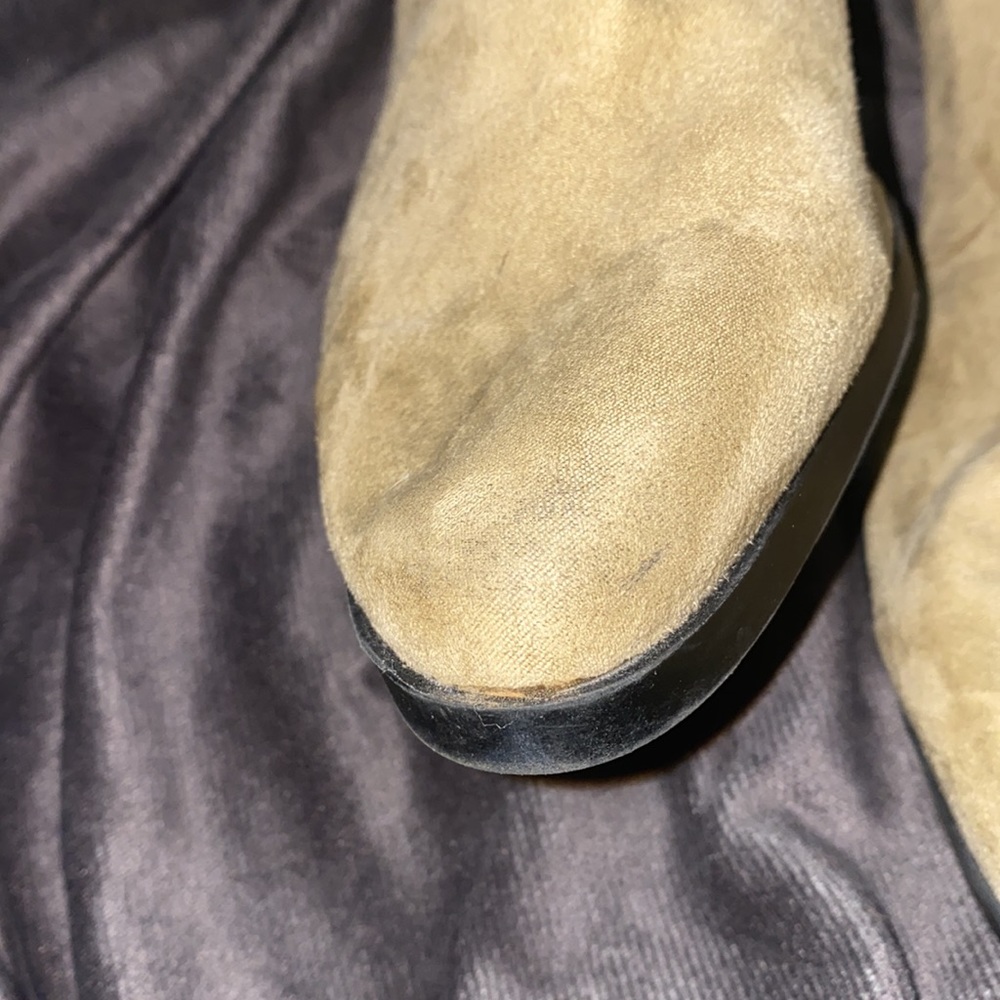 🛍️Cute heeled tan booties! - Picture 3 of 8